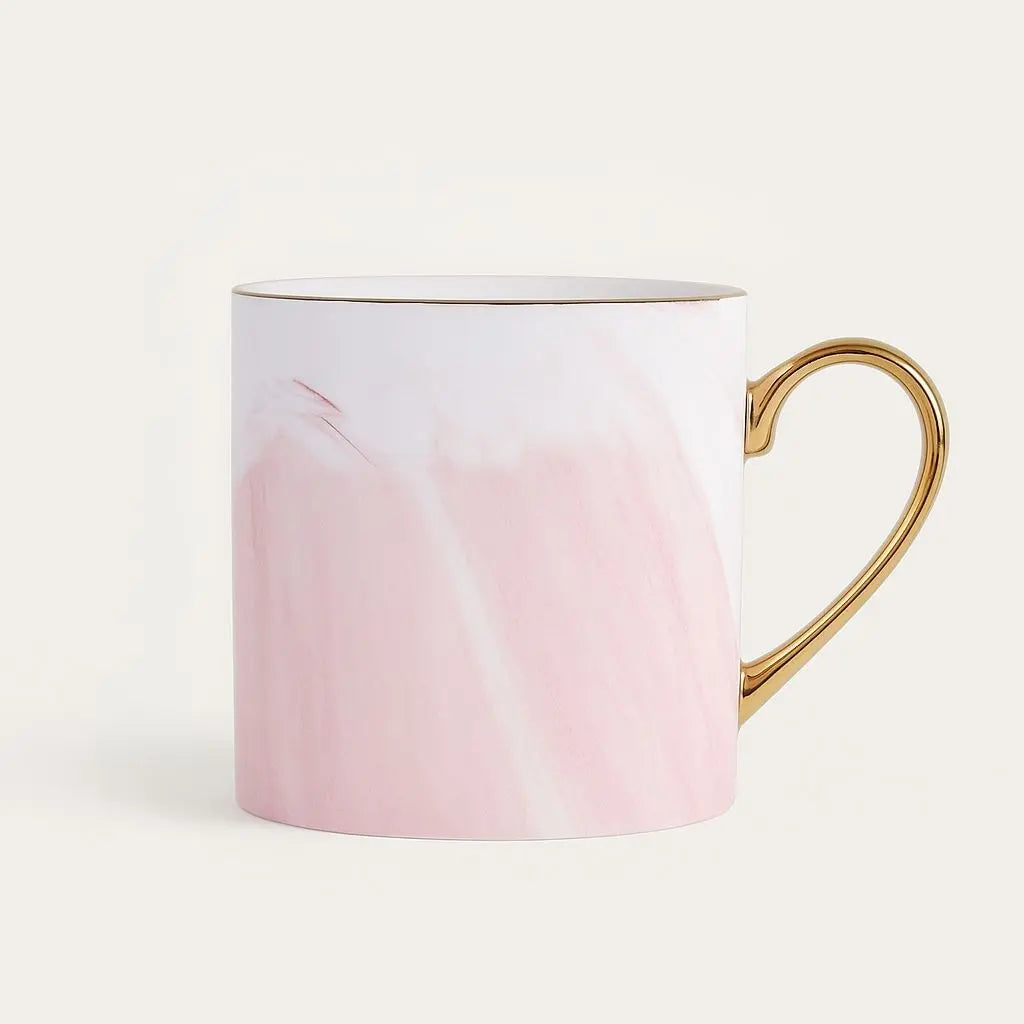 Caneca de Café em Mármore com Alça Dourada Sophia