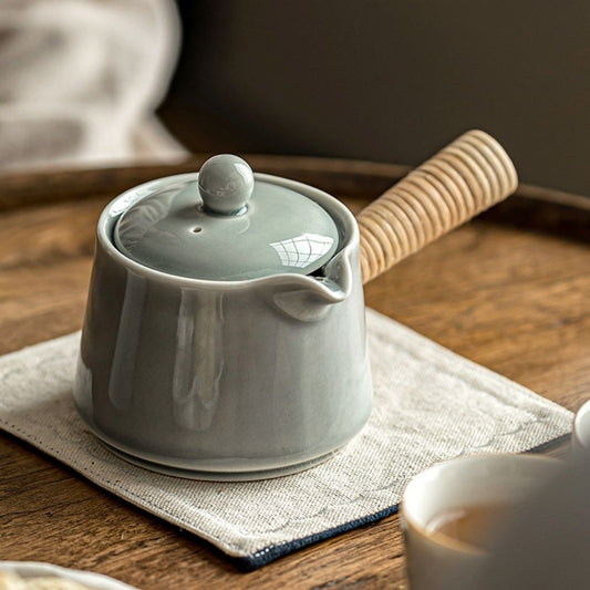 Bule Elias de Porcelana Minimalista