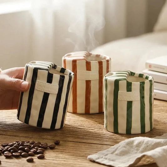 Caneca de Cerâmica Listrada Retrô