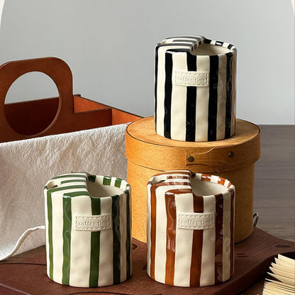 Caneca de Cerâmica Listrada Retrô